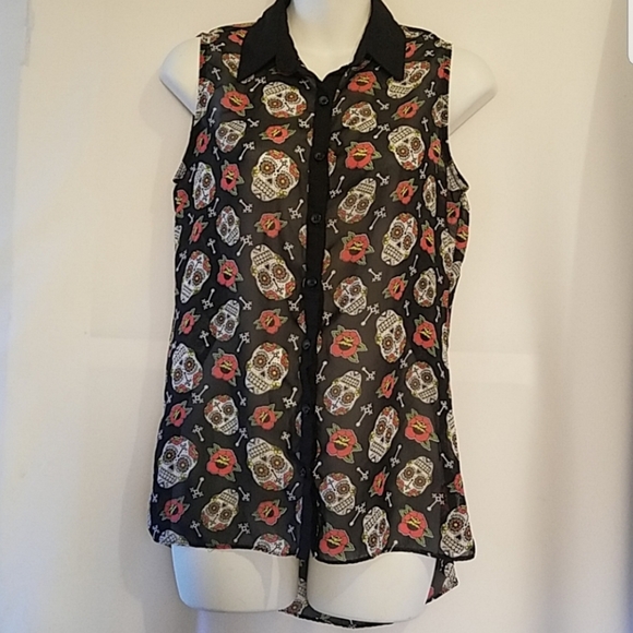 SKULLS AND ROSES SLEEVELESS GOTHIC TOP - Picture 2 of 8